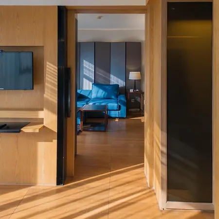 Arcadia Suites Ploenchit Bangkok