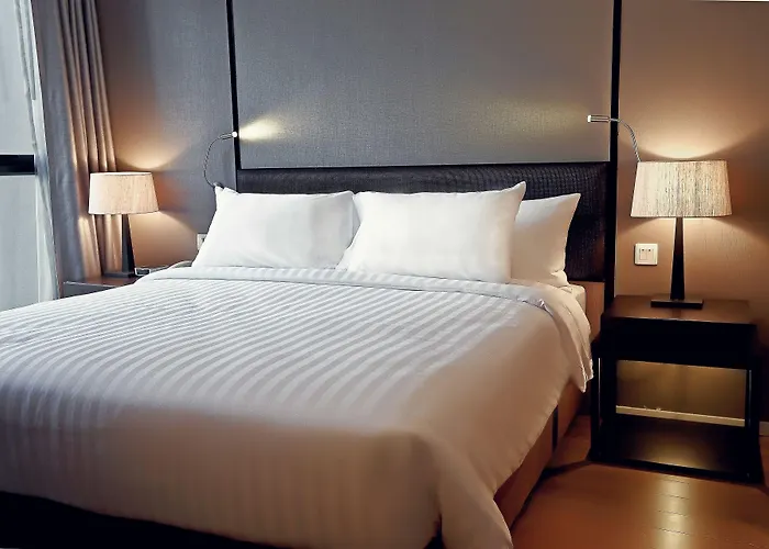 Arcadia Ploenchit 4*